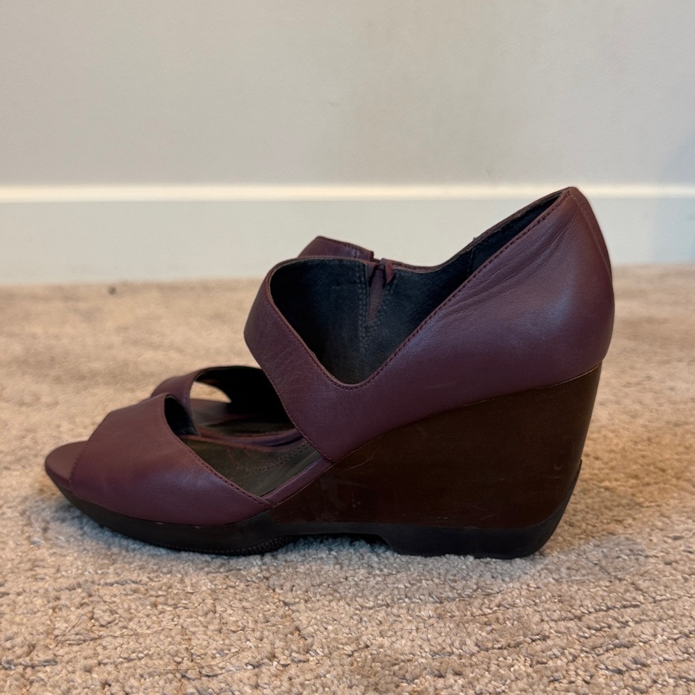 Camper Women's Dark Red Wedge Sandals - Picture 4 of 7